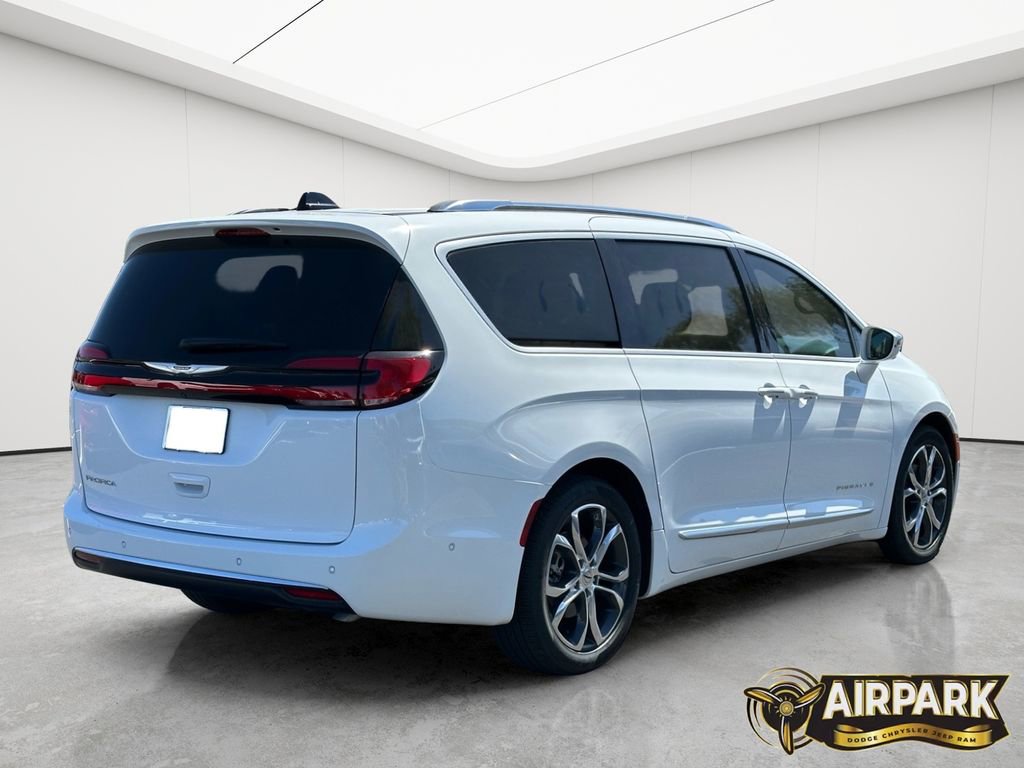 New 2024 Chrysler Pacifica Pinnacle FWD image 4