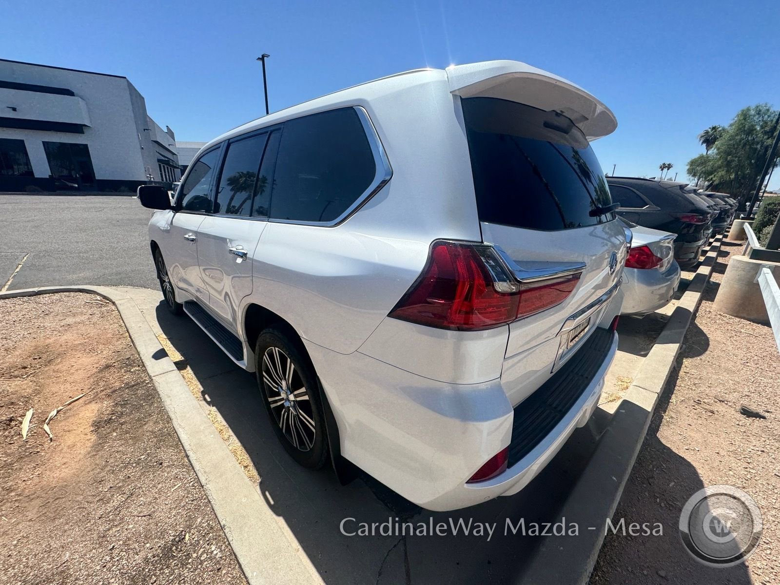 Used 2021 Lexus LX 570 4WD w/ Luxury Package image 5