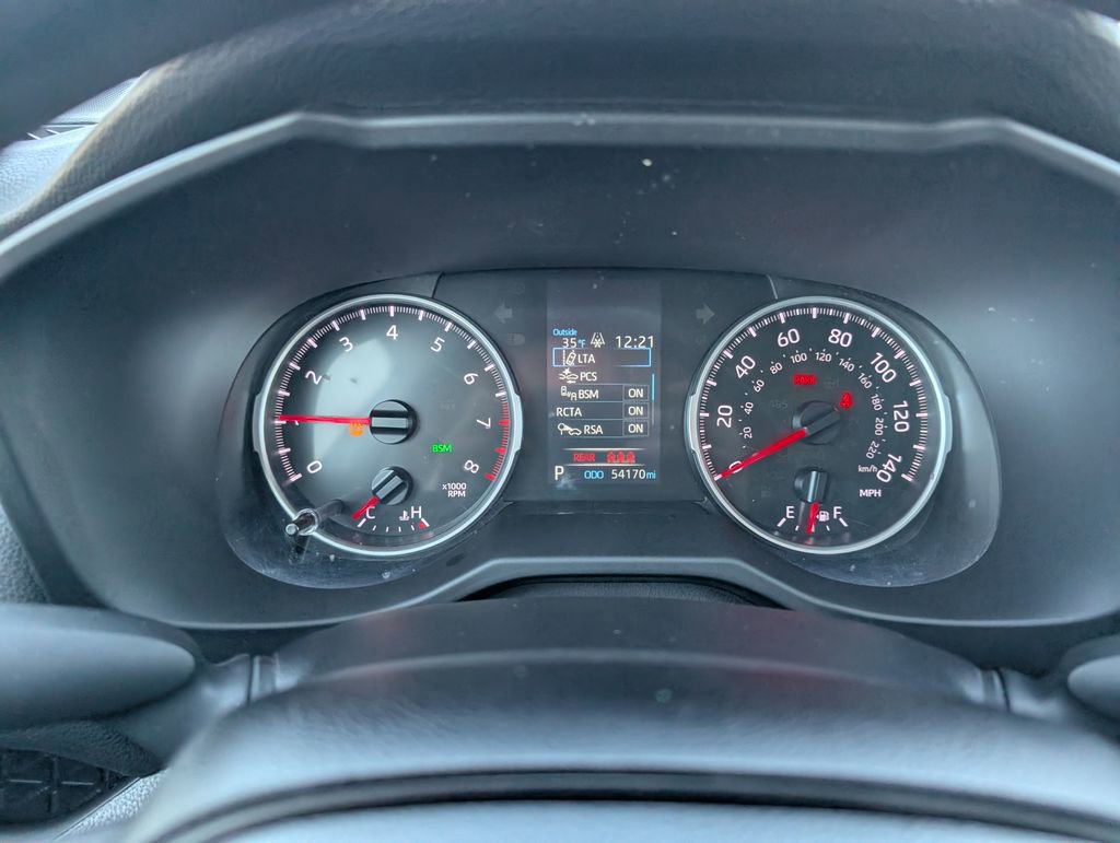 Used 2022 Toyota RAV4 XLE image 17