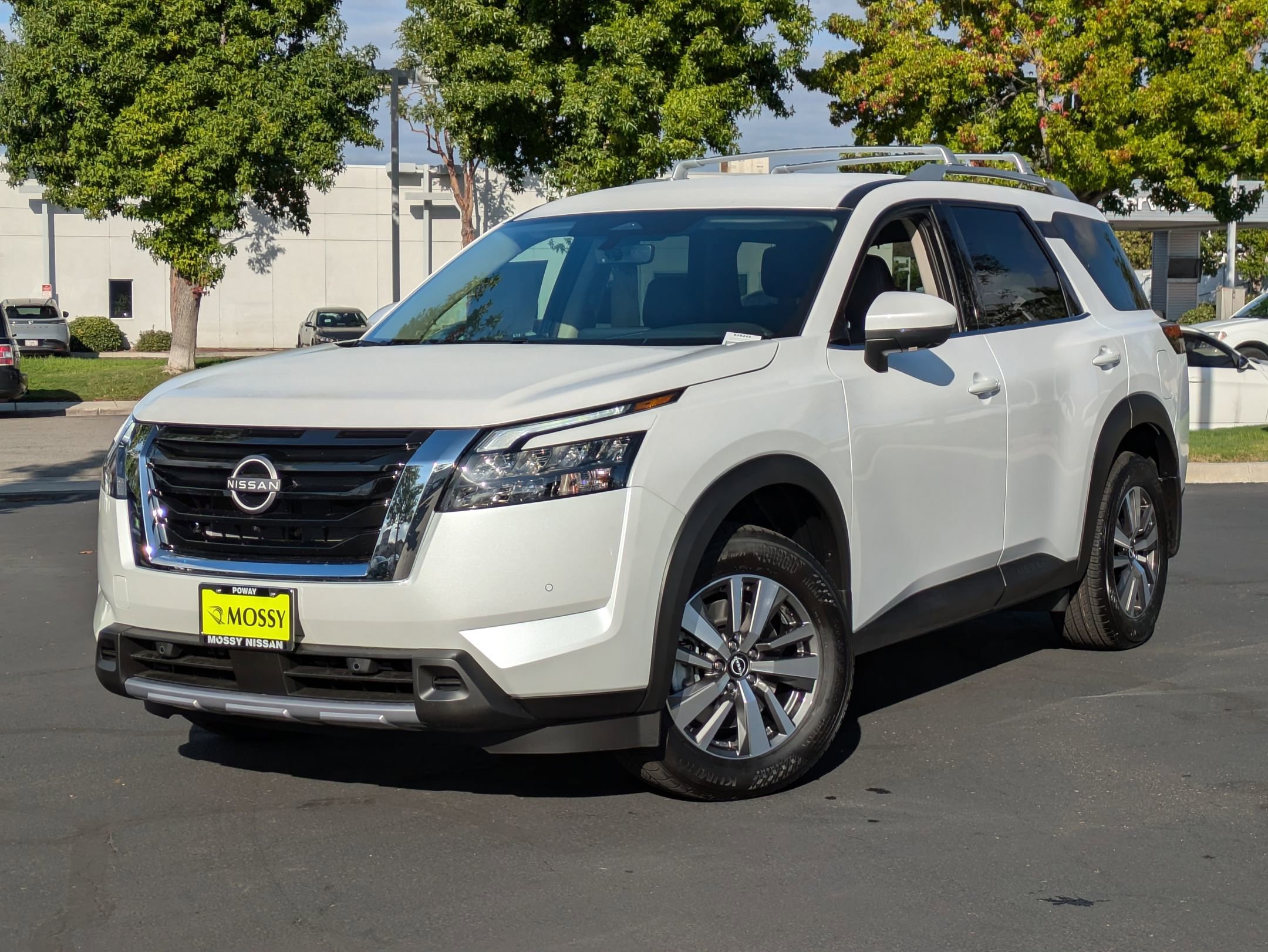 New 2025 Nissan Pathfinder SL