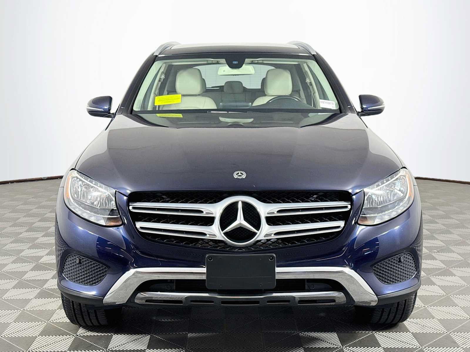 Used 2017 Mercedes-Benz GLC 300 4MATIC image 2