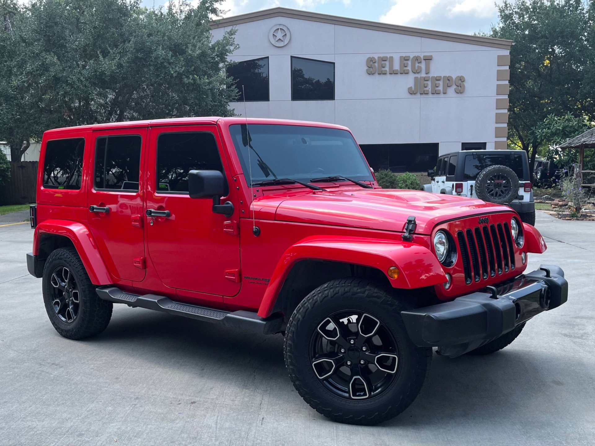 Used 2018 Jeep Wrangler Unlimited Sahara image 1