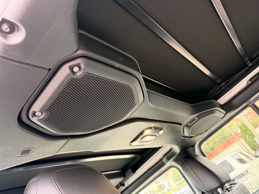 Used 2023 Jeep Wrangler Rubicon w/ Steel Bumper Group image 19