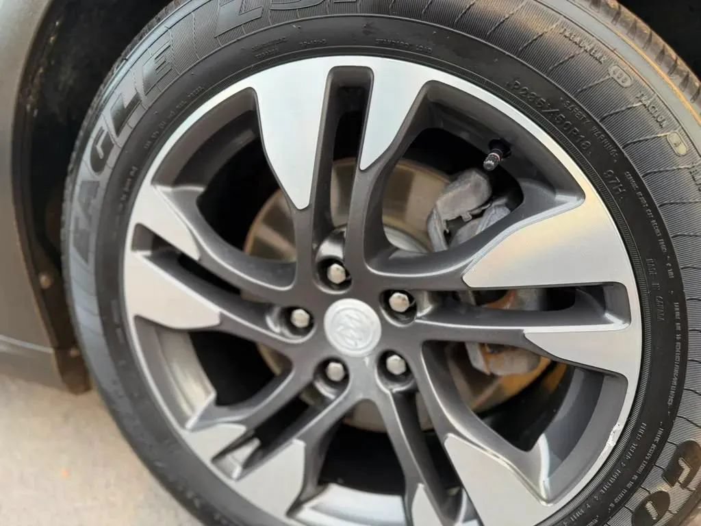 Used 2019 Buick Regal Essence w/ Driver Confidence Package I AWD/4WD image 33