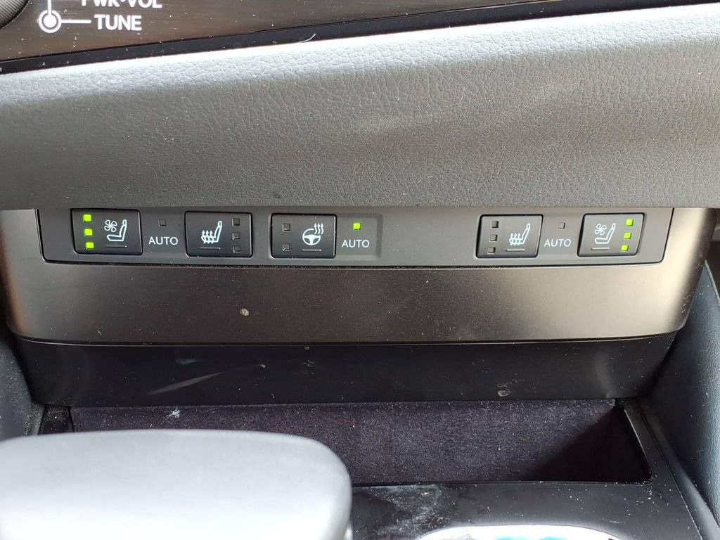 Used 2024 Lexus ES 350 w/ Premium Package FWD image 17