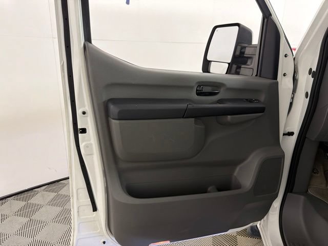 Used 2017 Nissan NV 3500 SL RWD image 20