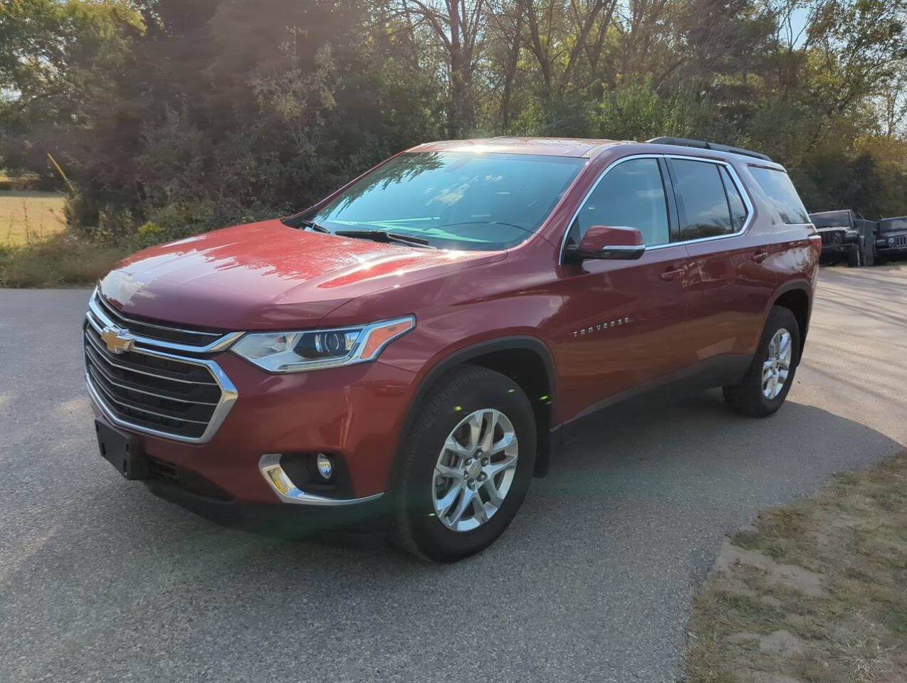 Used 2020 Chevrolet Traverse LT w/ LPO, Cargo Package image 2