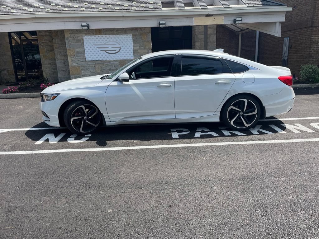 Used 2018 Honda Accord Sport image 9
