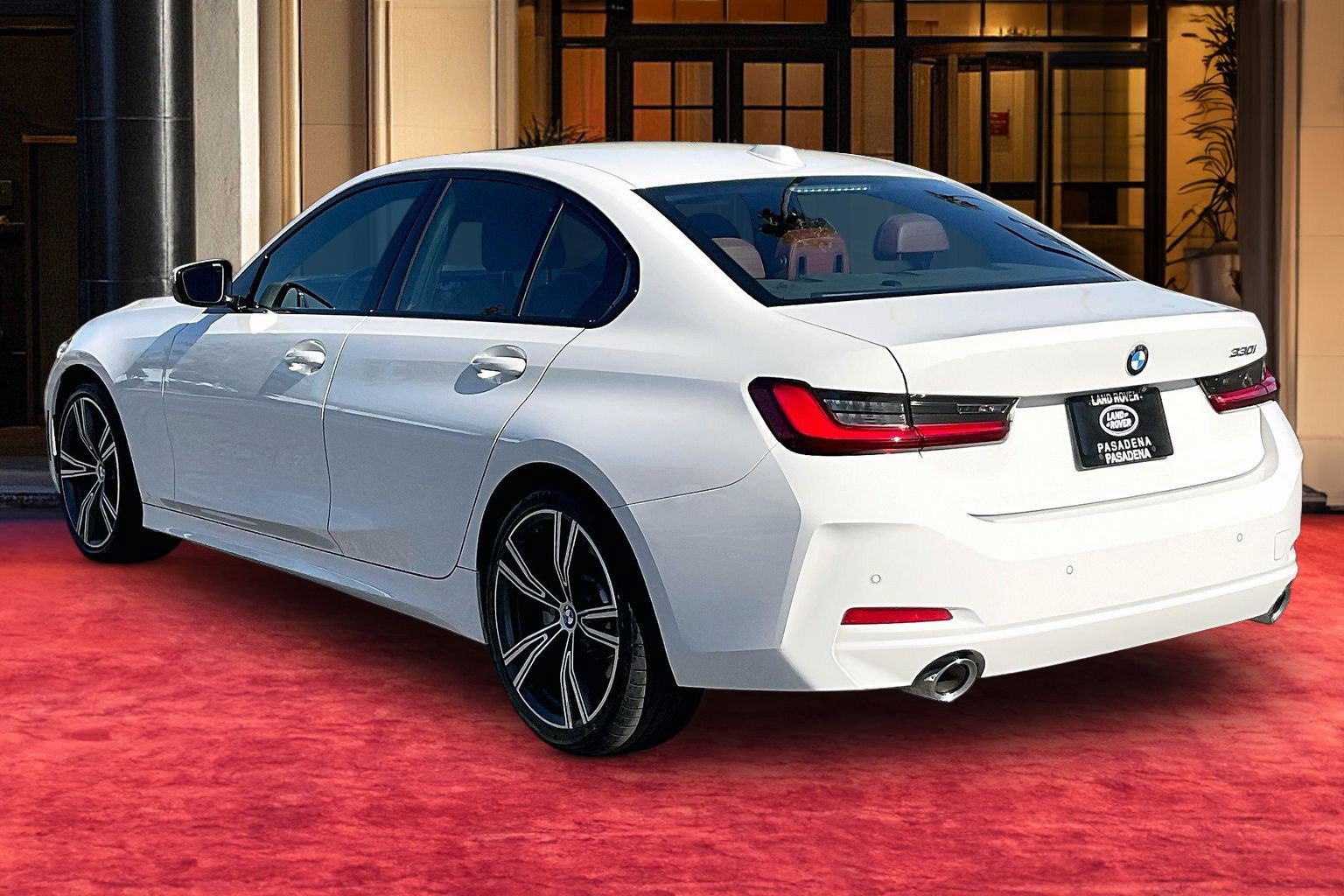 Used 2023 BMW 330i Sedan w/ Convenience Package RWD image 11