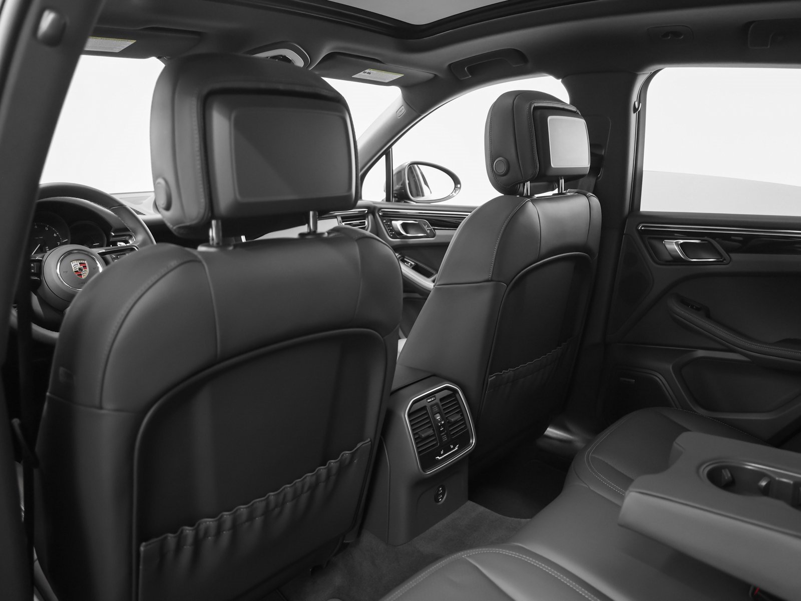 Used 2025 Porsche Macan image 40