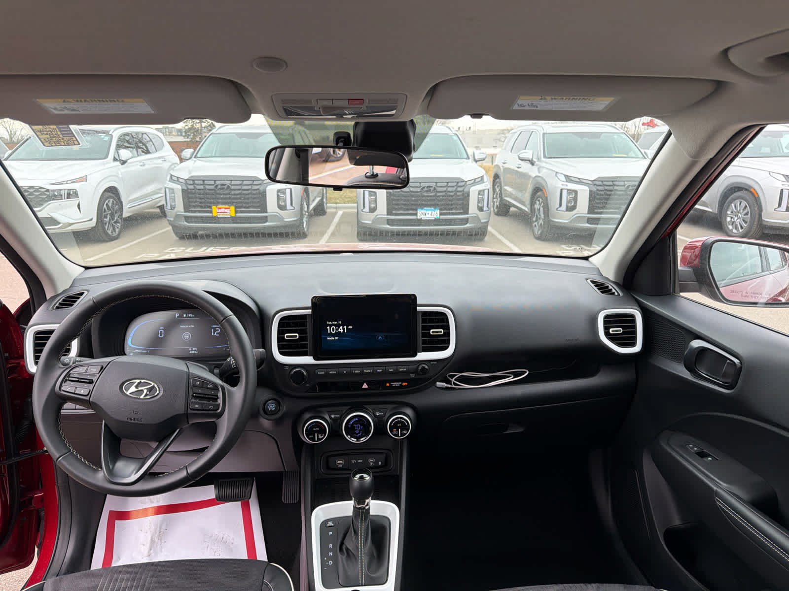 Used 2025 Hyundai Venue Limited image 7