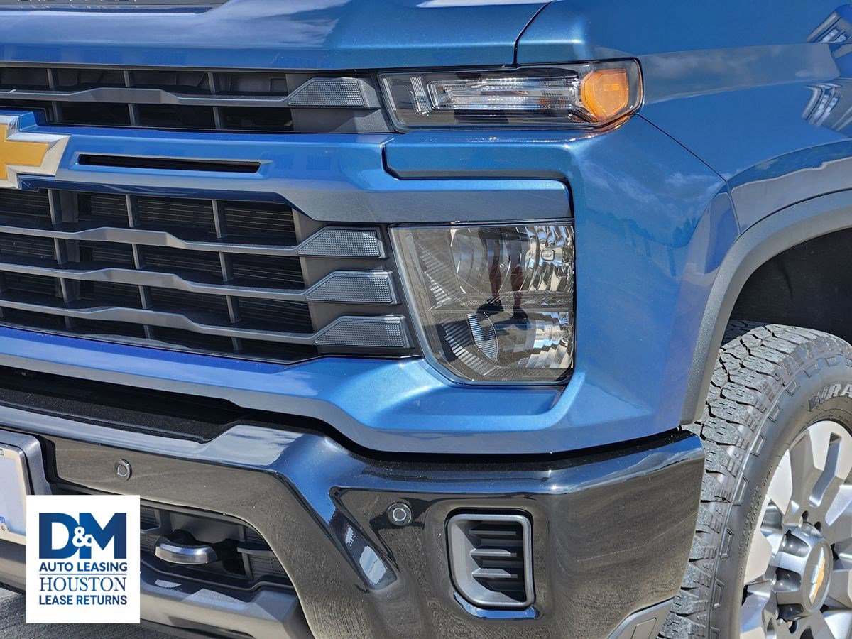 Used 2025 Chevrolet Silverado 2500 Custom w/ Custom Value Package image 10