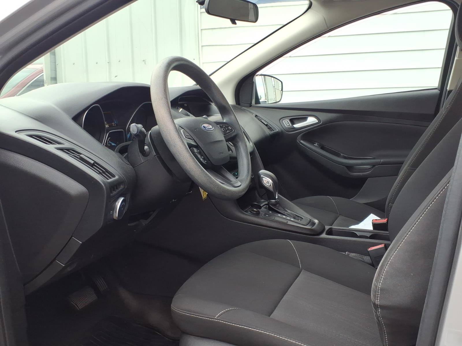 Used 2018 Ford Focus SE FWD image 8