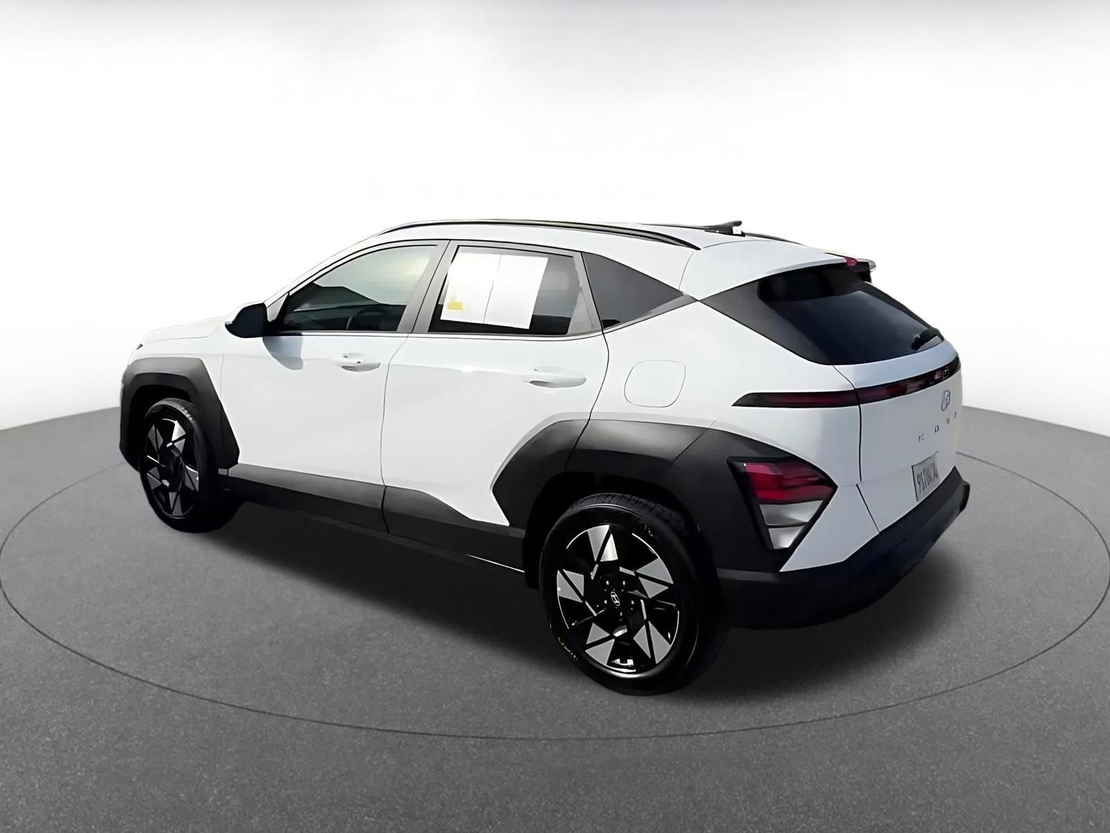 Used 2025 Hyundai Kona SEL image 9