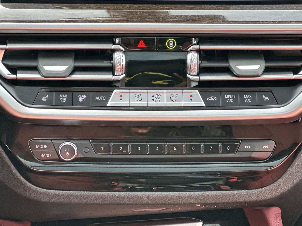 Used 2023 BMW X4 xDrive30i w/ Convenience Package image 12