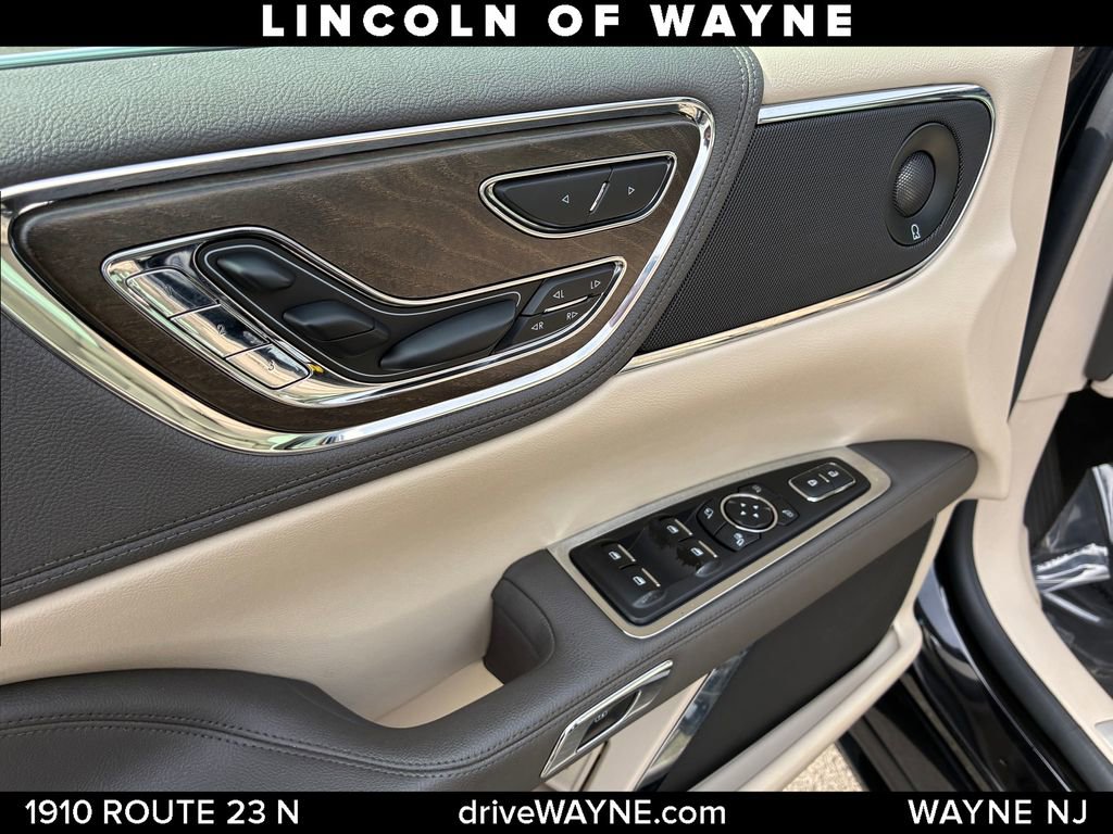 Certified 2020 Lincoln Continental Reserve AWD/4WD image 14