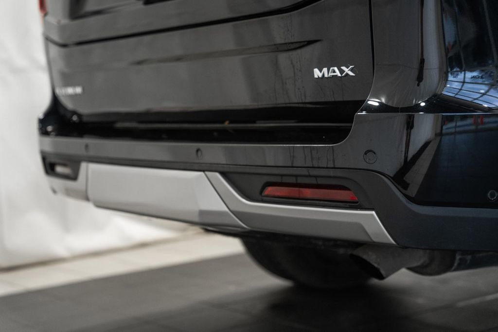 Used 2025 Ford Expedition Max Platinum image 11