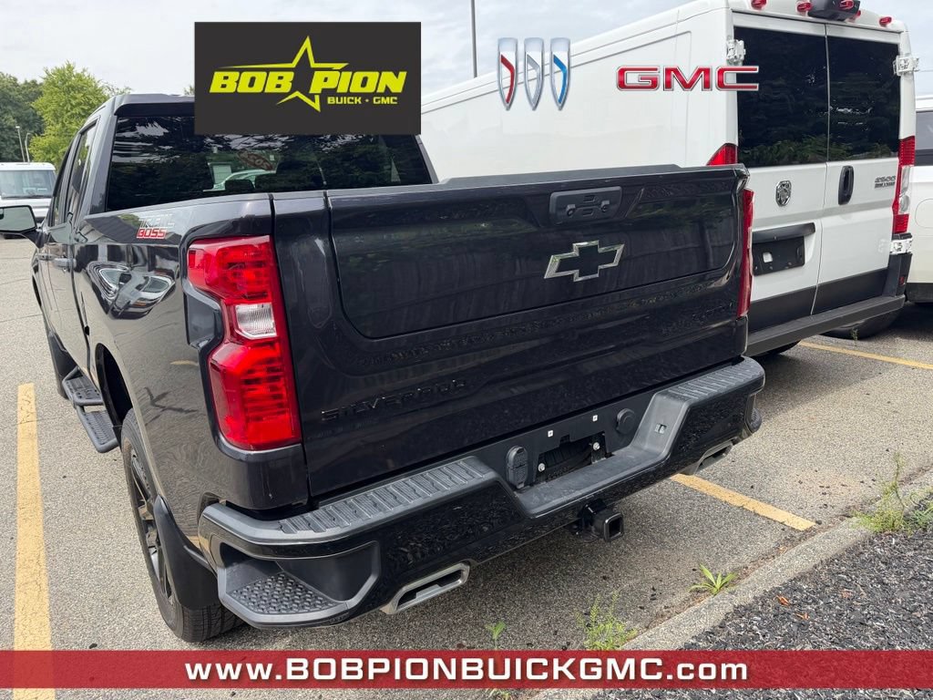 Used 2024 Chevrolet Silverado 1500 Custom Trail Boss w/ LPO, Dark Essentials Package AWD/4WD image 4