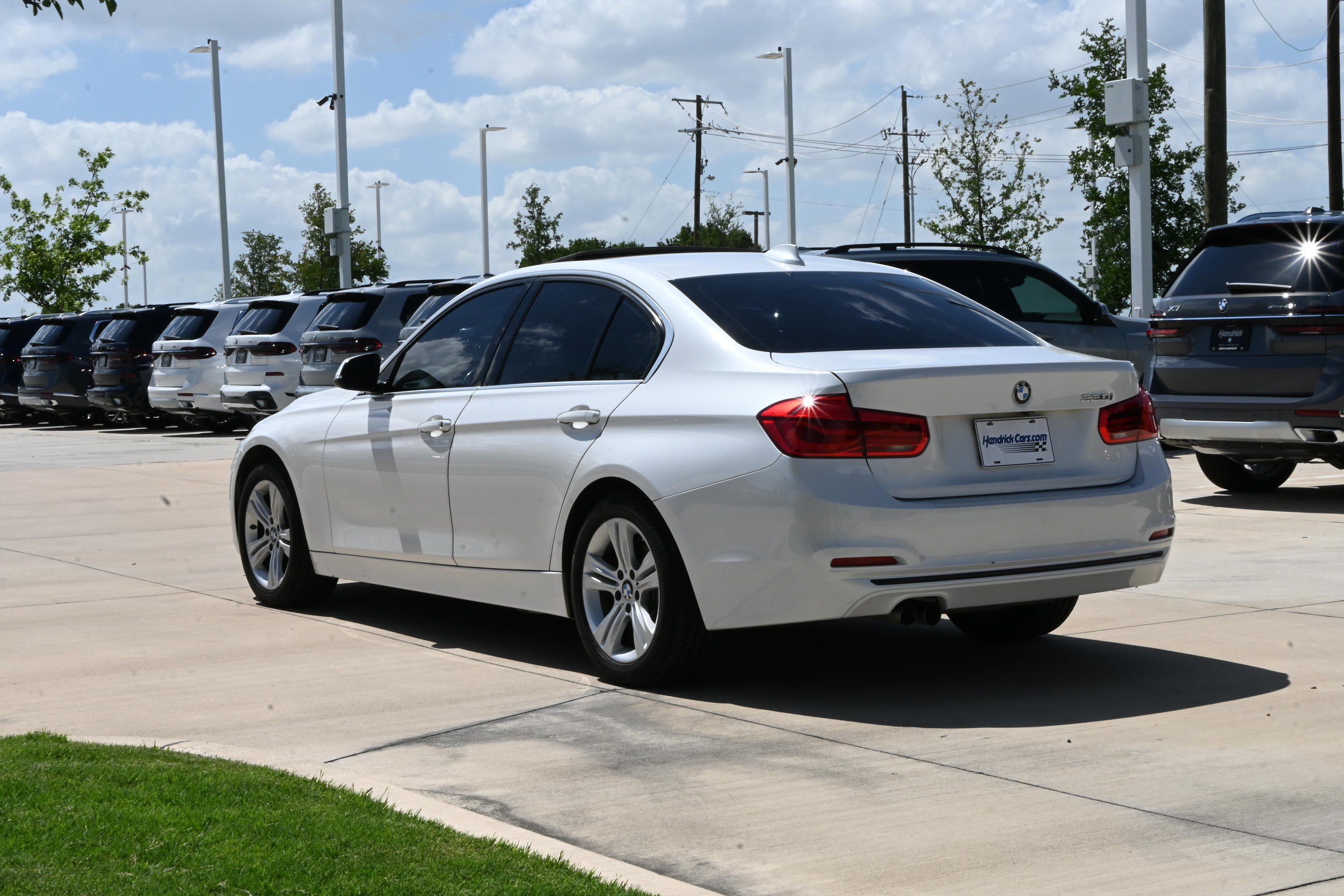 Used 2018 BMW 330i Sedan RWD image 7