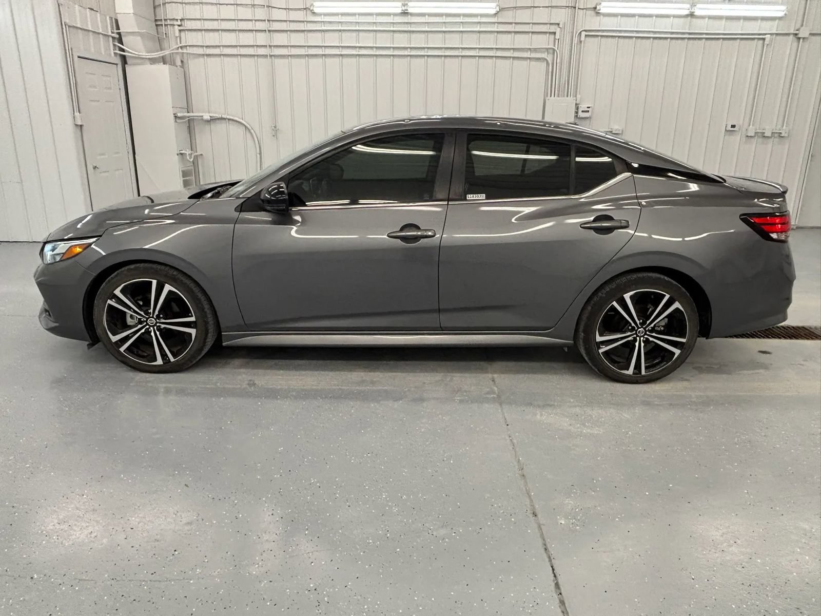 Used 2022 Nissan Sentra SR FWD image 9