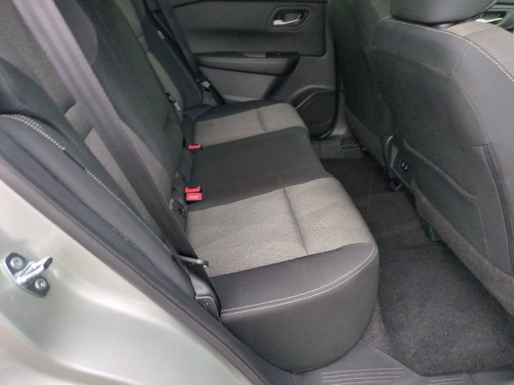 Used 2025 Nissan Rogue SV image 25