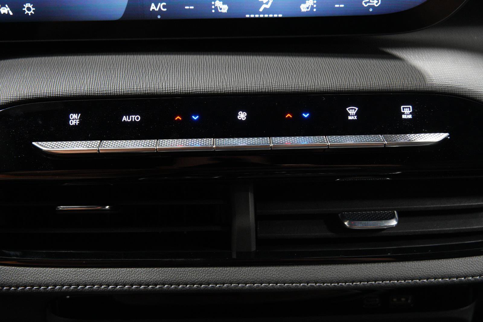 New 2026 Buick Enclave Sport Touring image 38