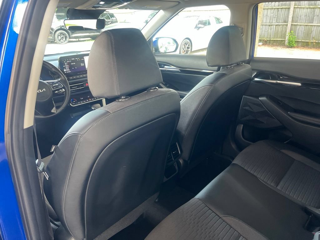 Certified 2023 Kia Seltos S w/ Navigation Package AWD/4WD image 9