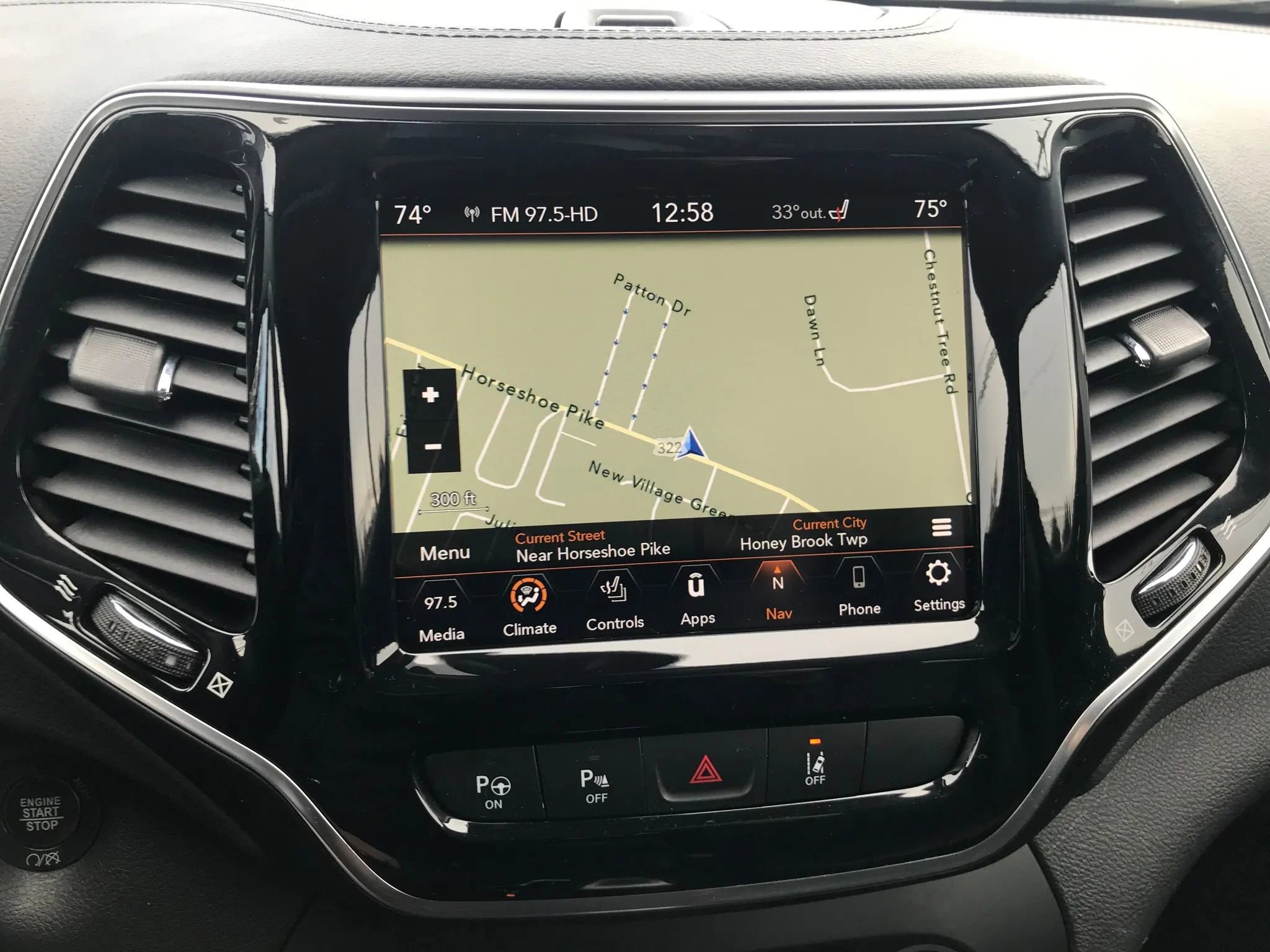 Used 2019 Jeep Cherokee Limited w/ Technology Group image 28