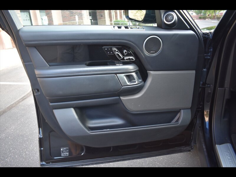 Used 2020 Land Rover Range Rover HSE AWD/4WD image 18