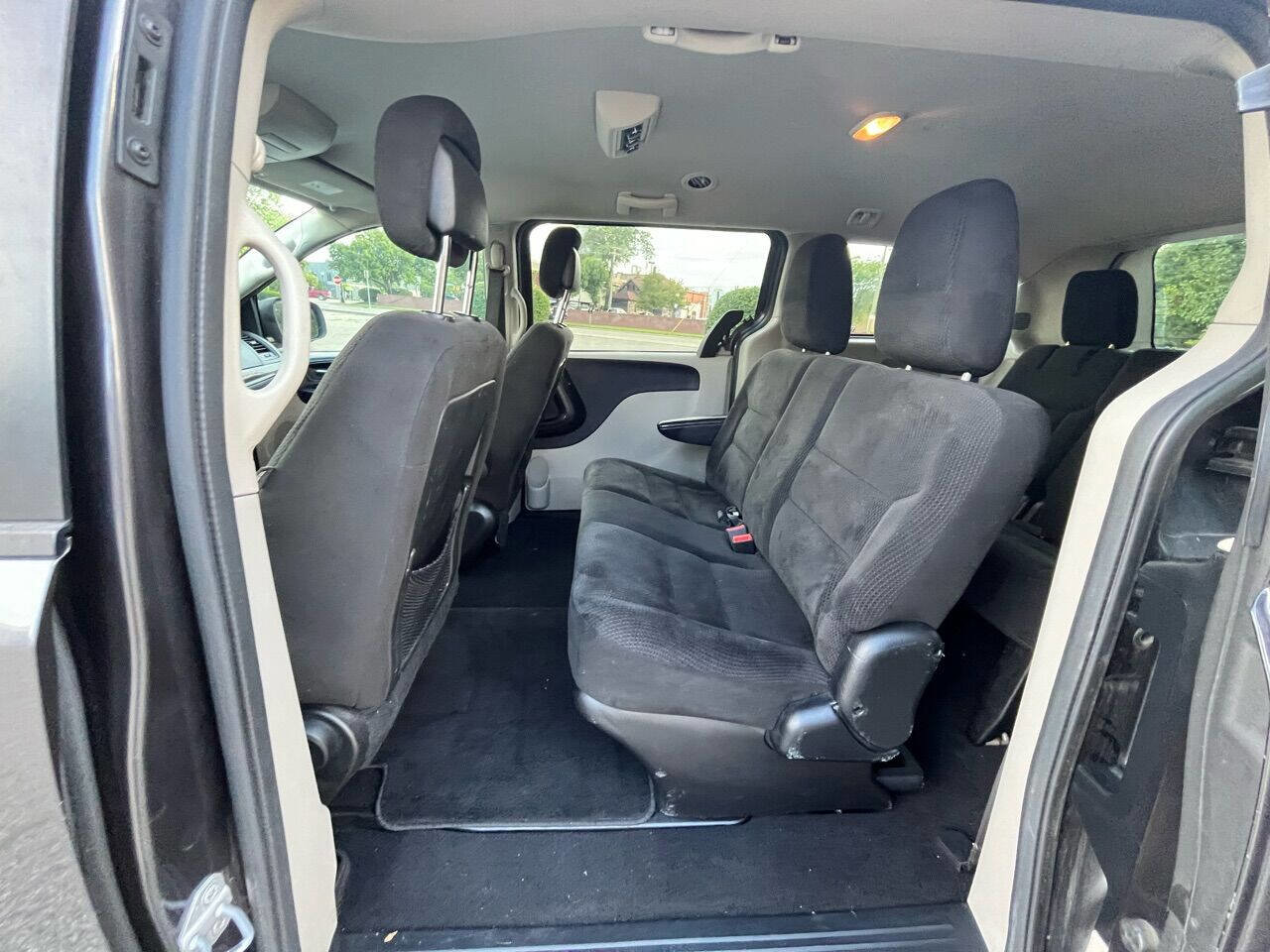 Used 2017 Dodge Grand Caravan SE w/ Power Window Group image 19