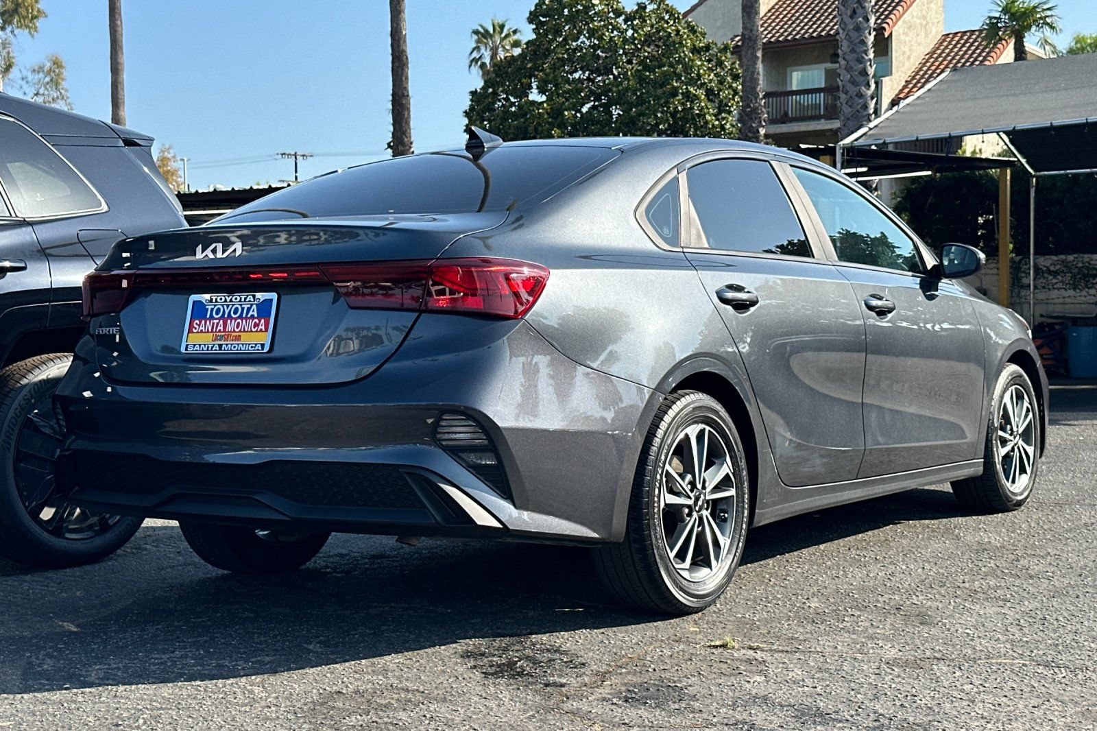 Used 2023 Kia Forte LXS FWD image 4