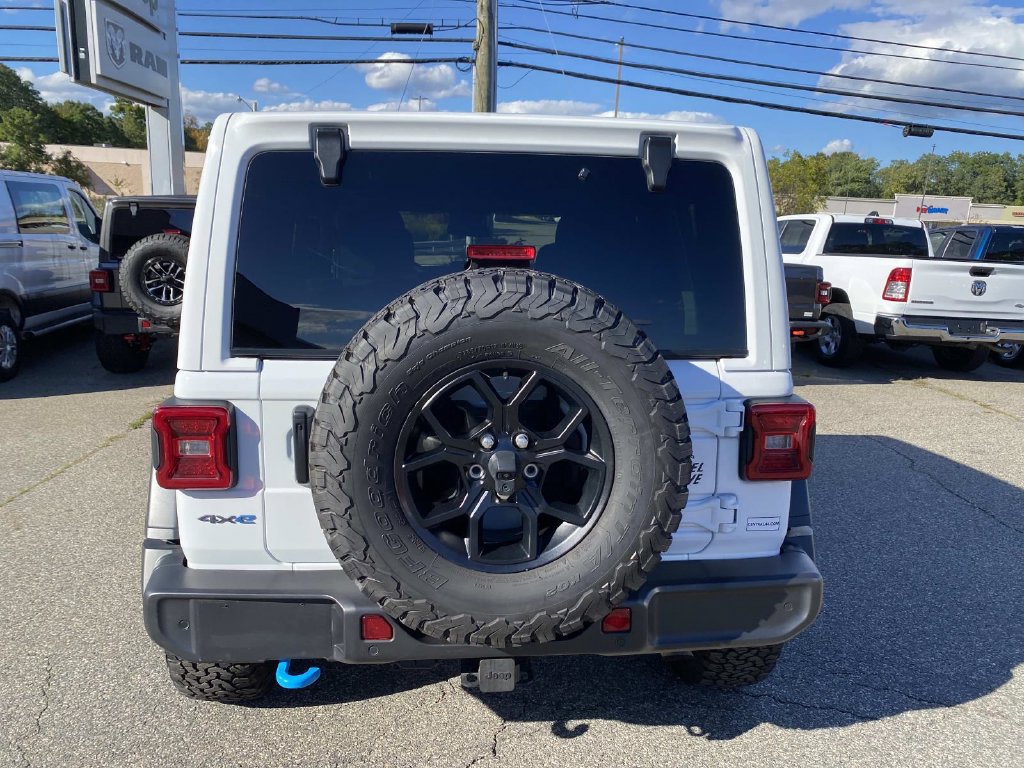 Certified 2024 Jeep Wrangler Unlimited AWD/4WD image 4