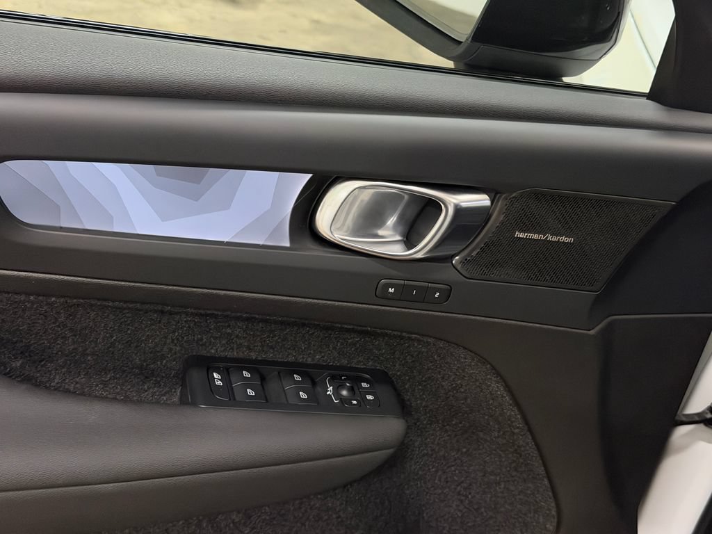 Certified 2024 Volvo XC40 Recharge Ultimate w/ Protection Package Premier AWD/4WD image 10