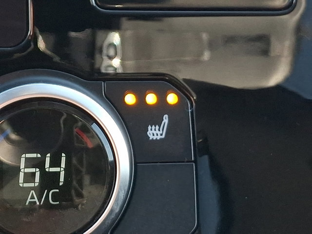 Used 2023 Toyota Highlander XLE image 24