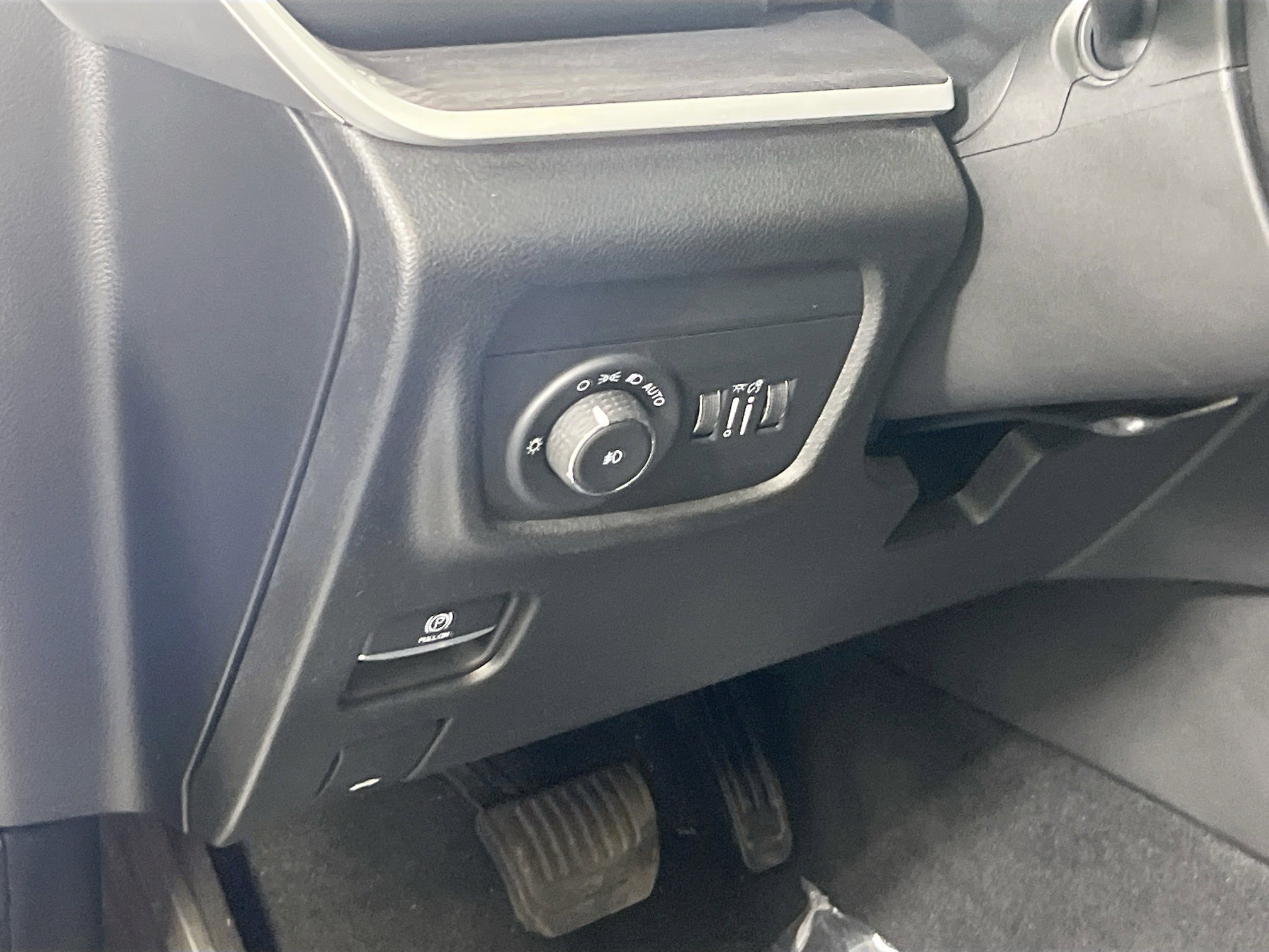 Used 2022 Jeep Grand Cherokee Limited AWD/4WD image 10
