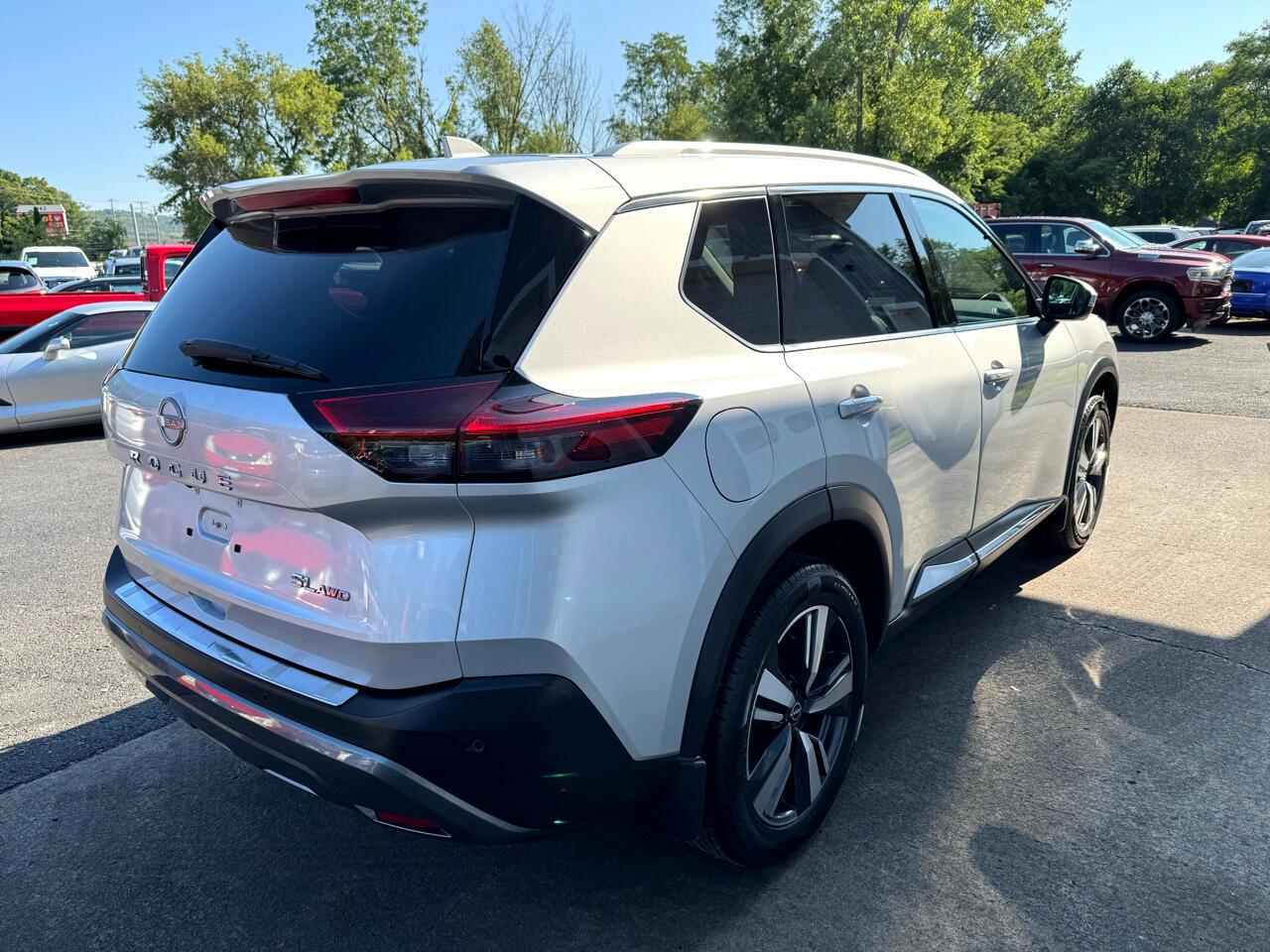 Used 2022 Nissan Rogue SL image 4