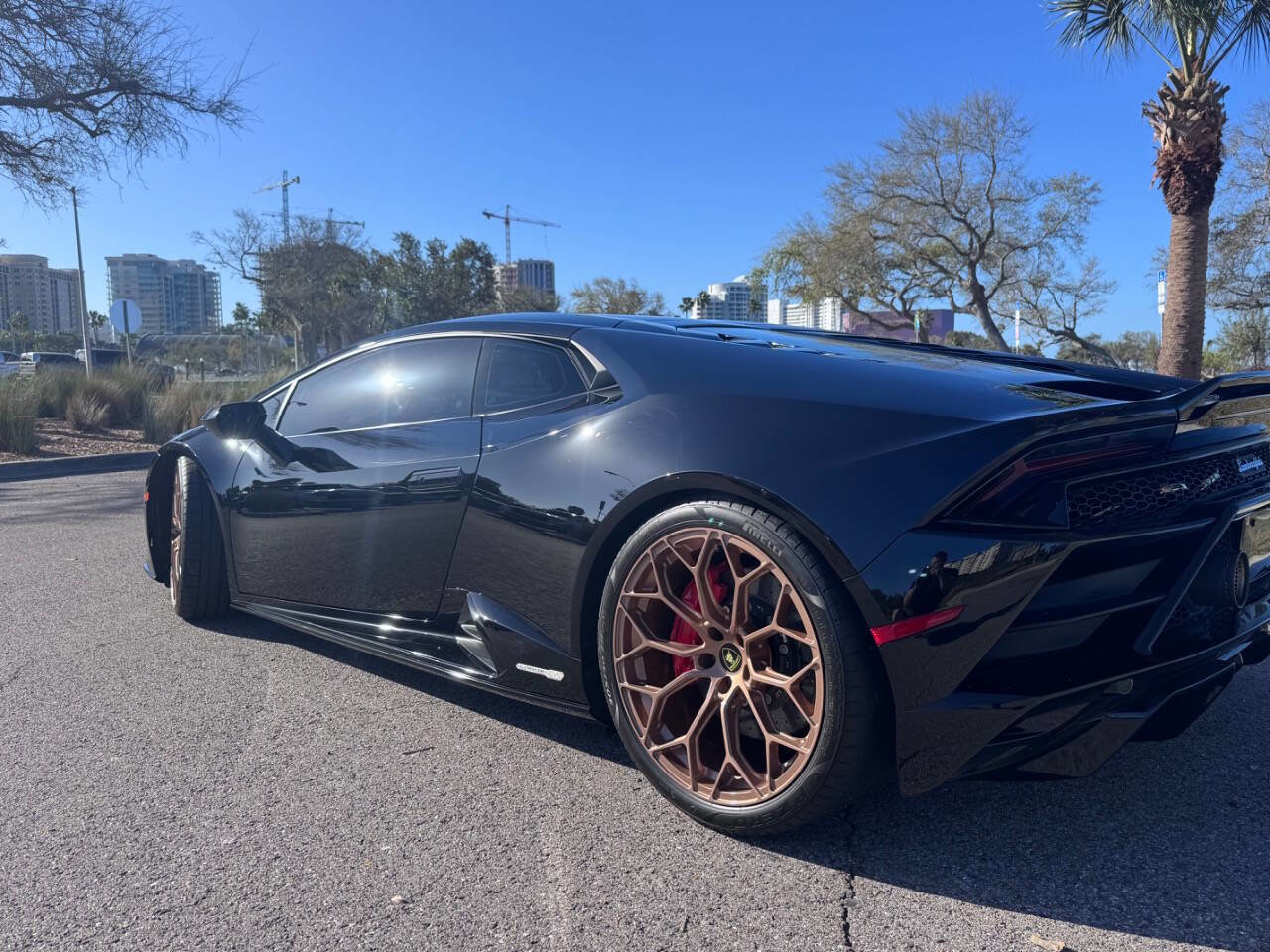 Used 2022 Lamborghini Huracan EVO image 17