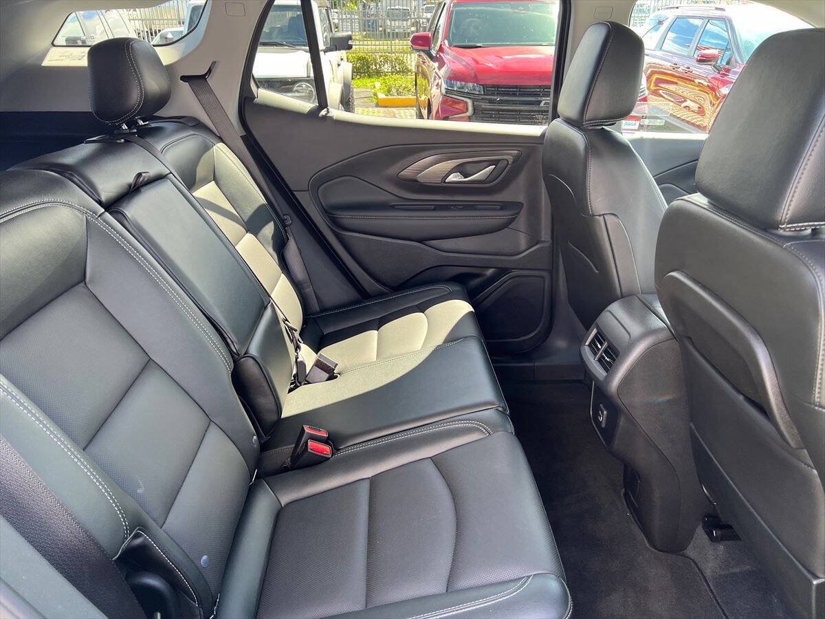 Used 2024 GMC Terrain SLT FWD image 9