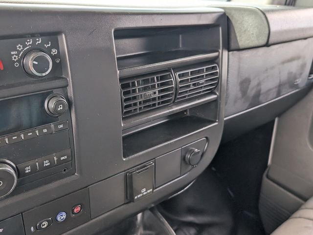 Used 2015 Chevrolet Express 2500 image 20