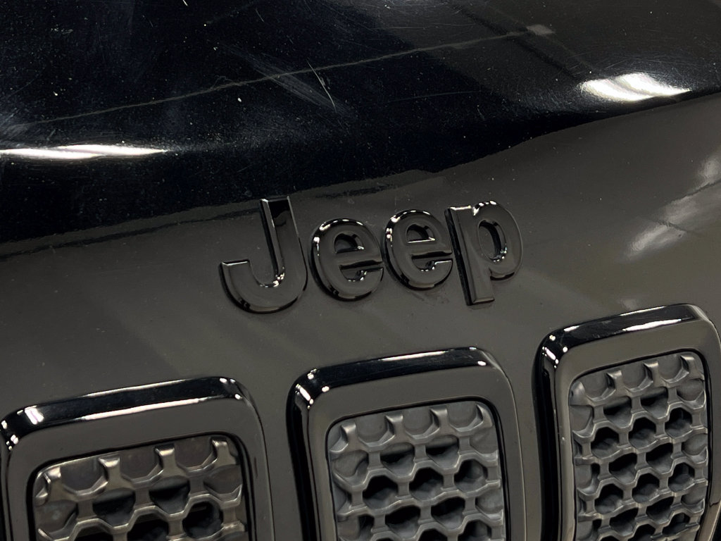 Used 2019 Jeep Cherokee Latitude Plus FWD image 39