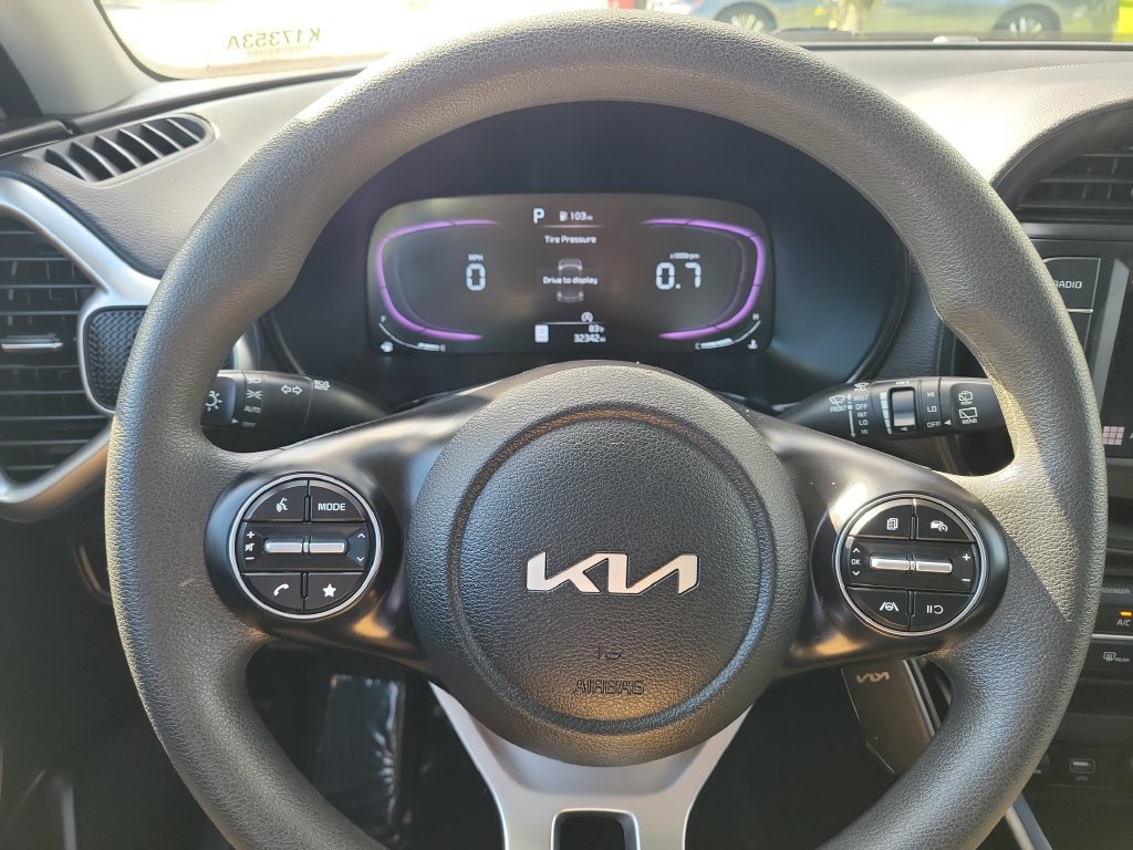 Certified 2025 Kia Soul LX FWD image 8