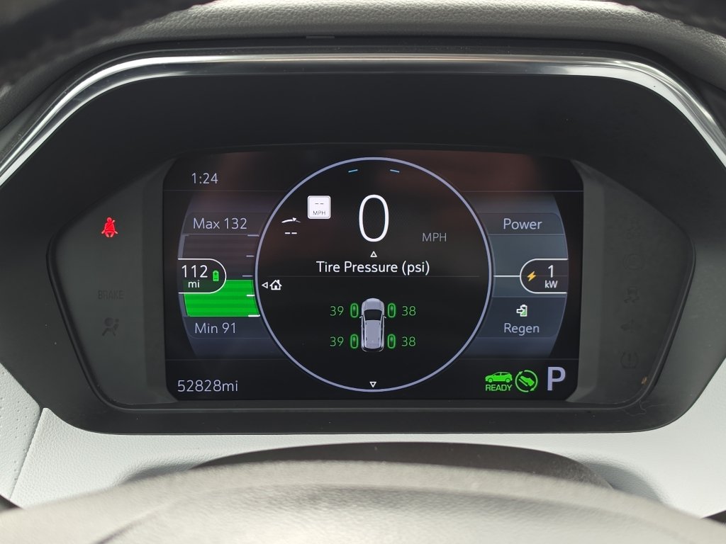 Certified 2023 Chevrolet Bolt EUV Premier w/ Sun & Sound Package FWD image 28