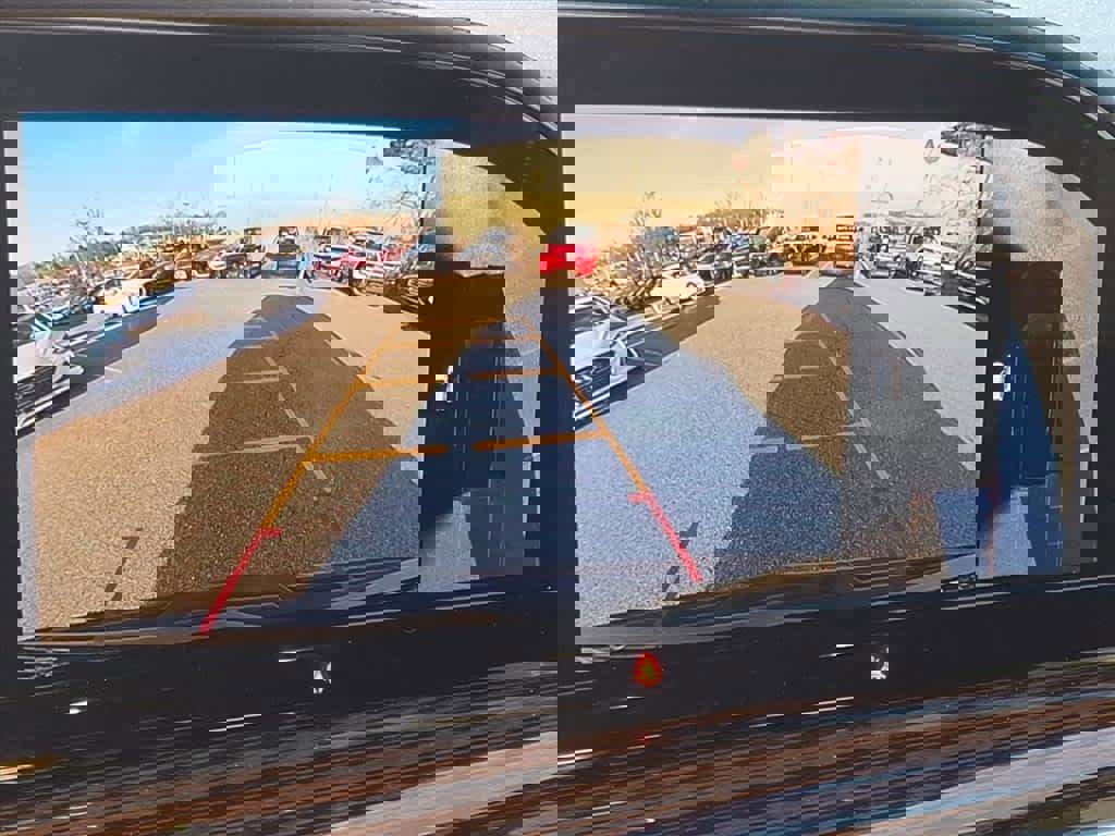 Used 2021 Cadillac Escalade Luxury image 15