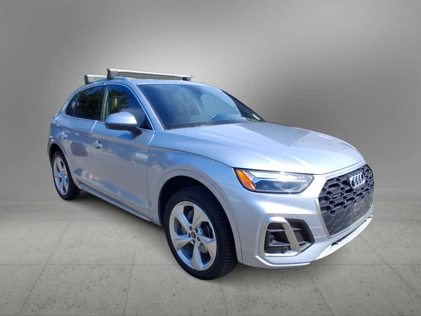 Used 2022 Audi Q5 2.0T Premium Plus w/ Premium Plus Package AWD/4WD image 2