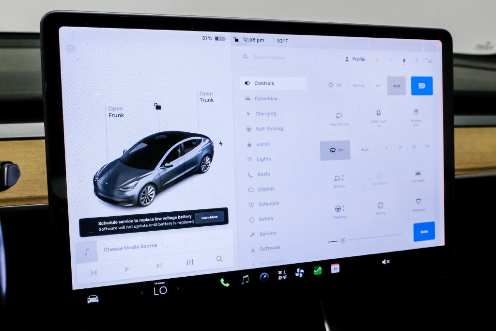Used 2018 Tesla Model 3 Long Range RWD image 27