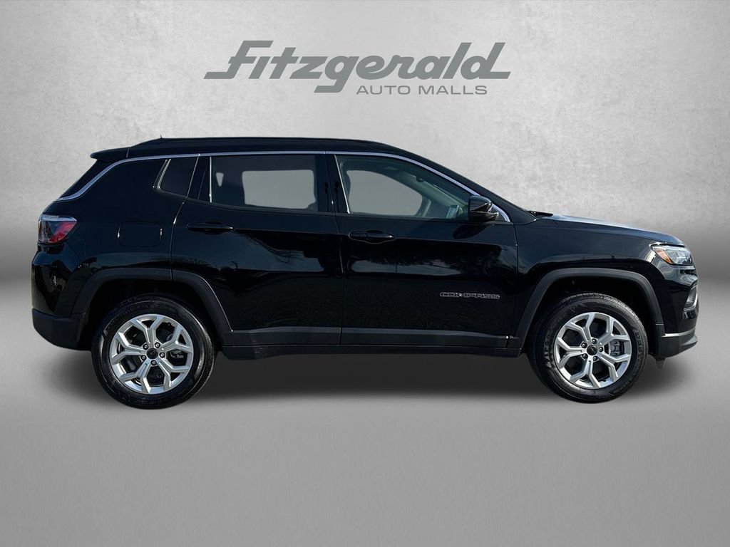 New 2026 Jeep Compass Latitude AWD/4WD image 4