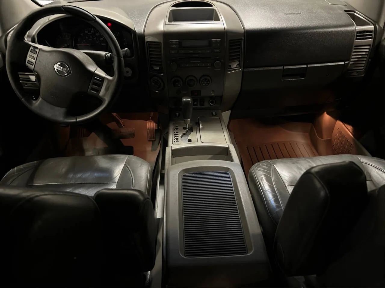 Used 2004 Nissan Titan LE w/ (SAB) Side-Airbag Pkg image 15