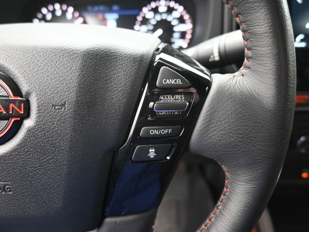 Used 2025 Nissan Frontier PRO-4X image 12