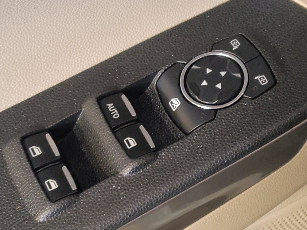 Used 2019 Ford EcoSport SE w/ SE Convenience Package image 27
