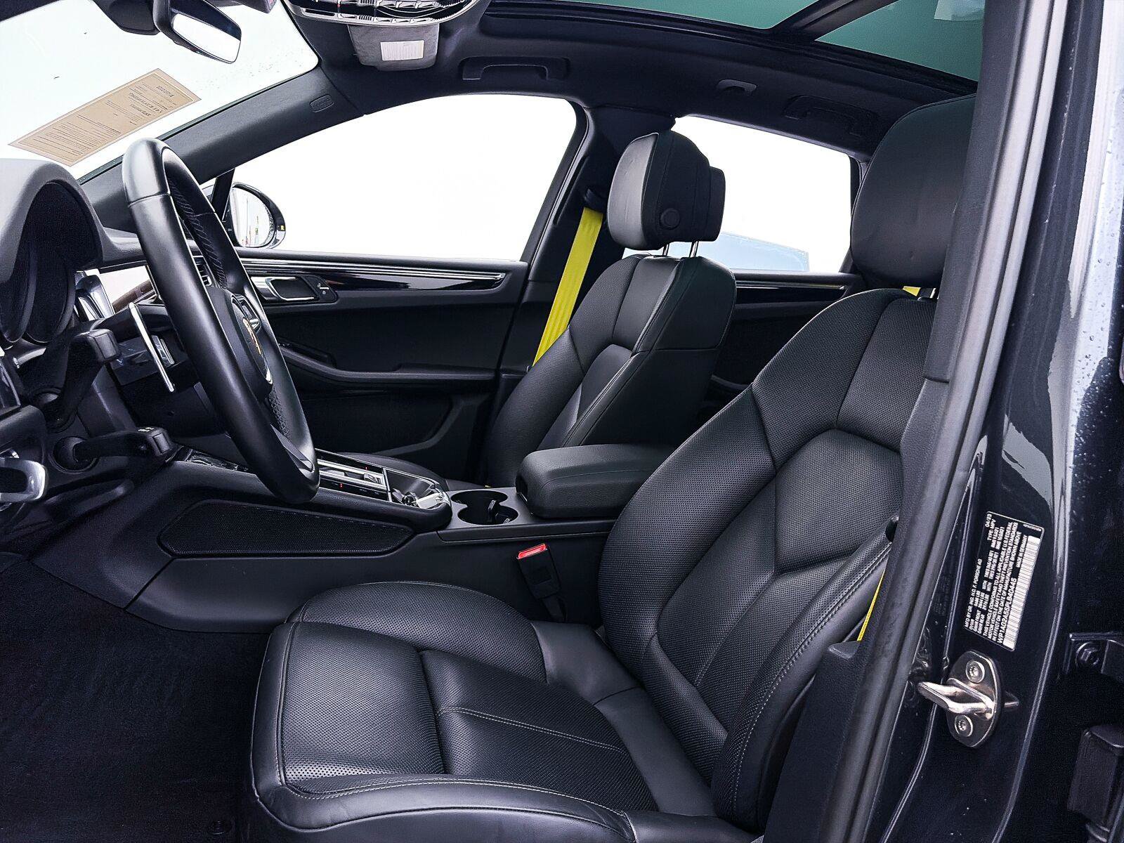 Used 2023 Porsche Macan S AWD/4WD image 23